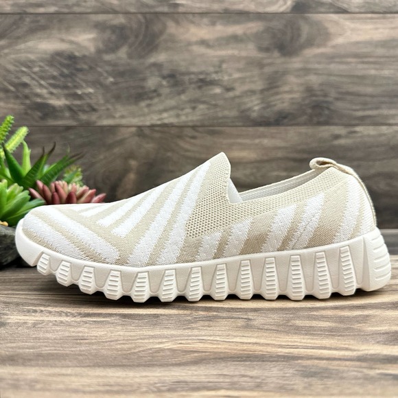 NIB BERNIE MEV Peppa 39 White/Nude Slip On Stretch Knit Comfort Sneakers - Picture 6 of 11